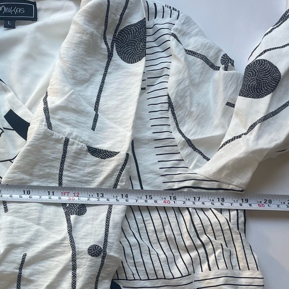 Minkas Black and White  dress abstract print - Picture 8 of 9